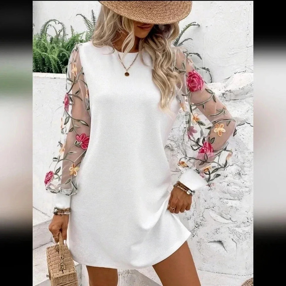 Clasi Holiday Flower Embroidery Mesh Splice Dress - Picture 6 of 10